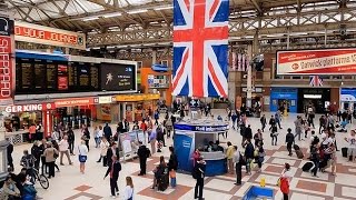 A Walk Through The London Victoria Station London England [upl. by Annabell754]